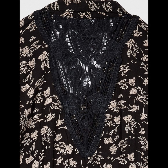 Angie floral dress with crochet back detailing - Picture 2 of 3